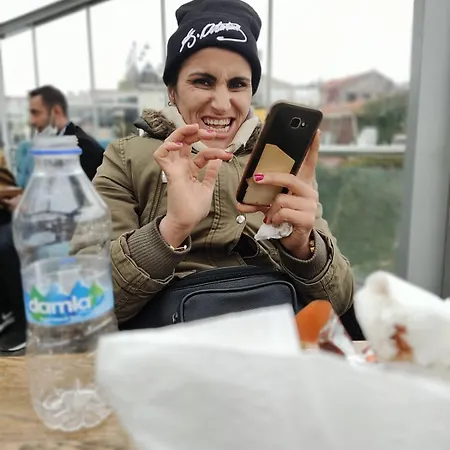 شقة فندقية Ay